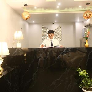 Hotel Earth